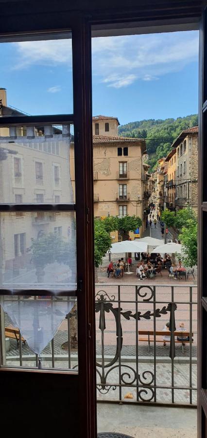 Apartament El Mussol De La Camprodon, Balconets Amb Vistes A La Placa